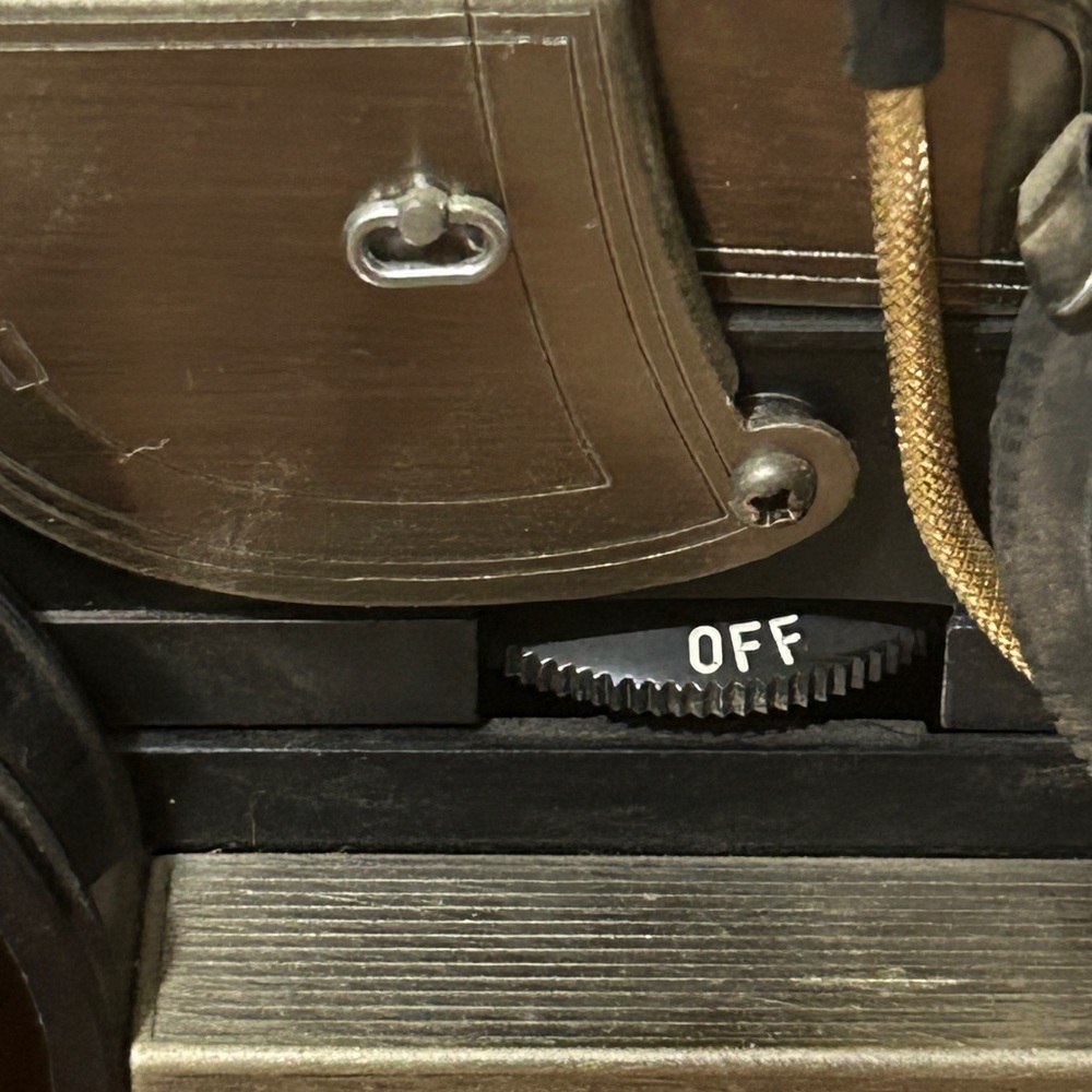 VINTAGE TOY CAR RADIO - Picture 5 of 9